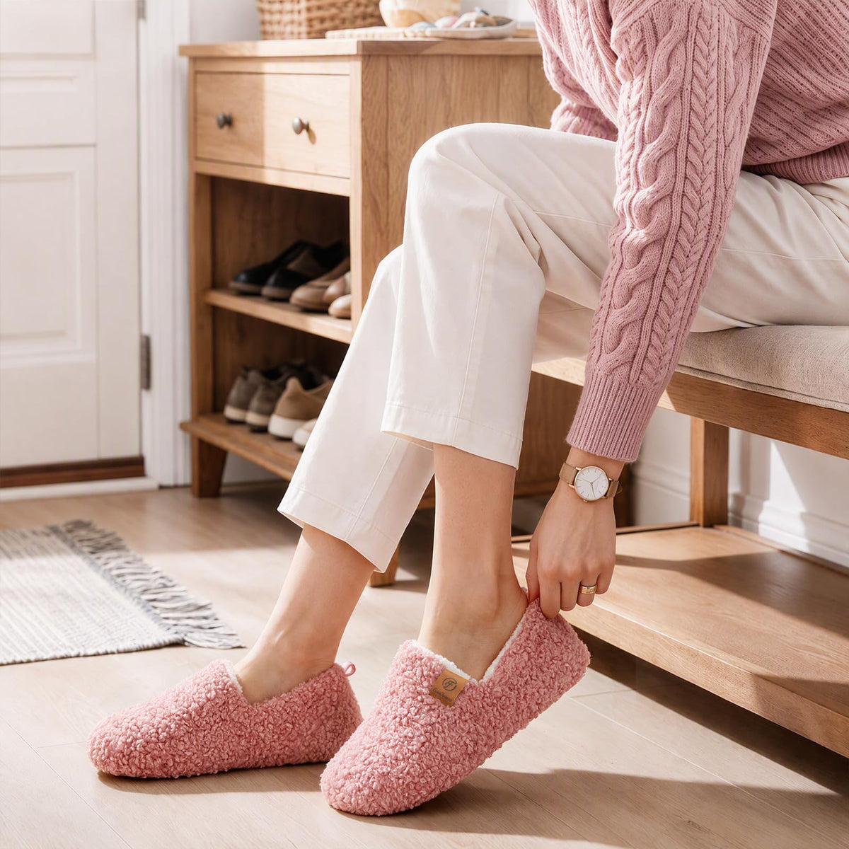 EverFoams Women’s Soft Curly Slippers Memory Foam Lightweight House Shoes